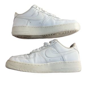 NIKE Air Force Ones AF1s low triple white size 9 Mens good condition sneakers